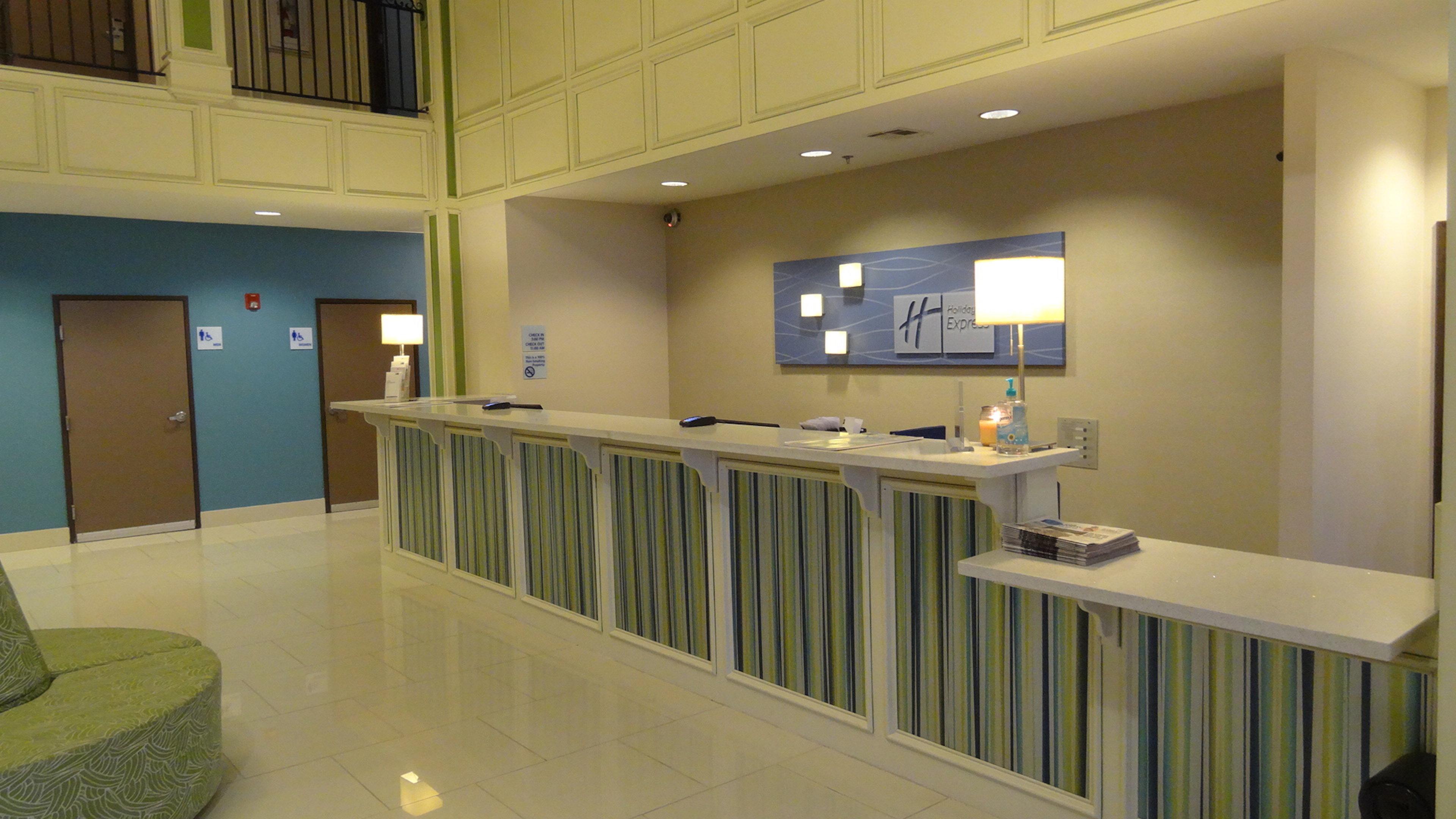 Holiday Inn Express Hotel Kansas City - Bonner Springs By Ihg Exterior foto
