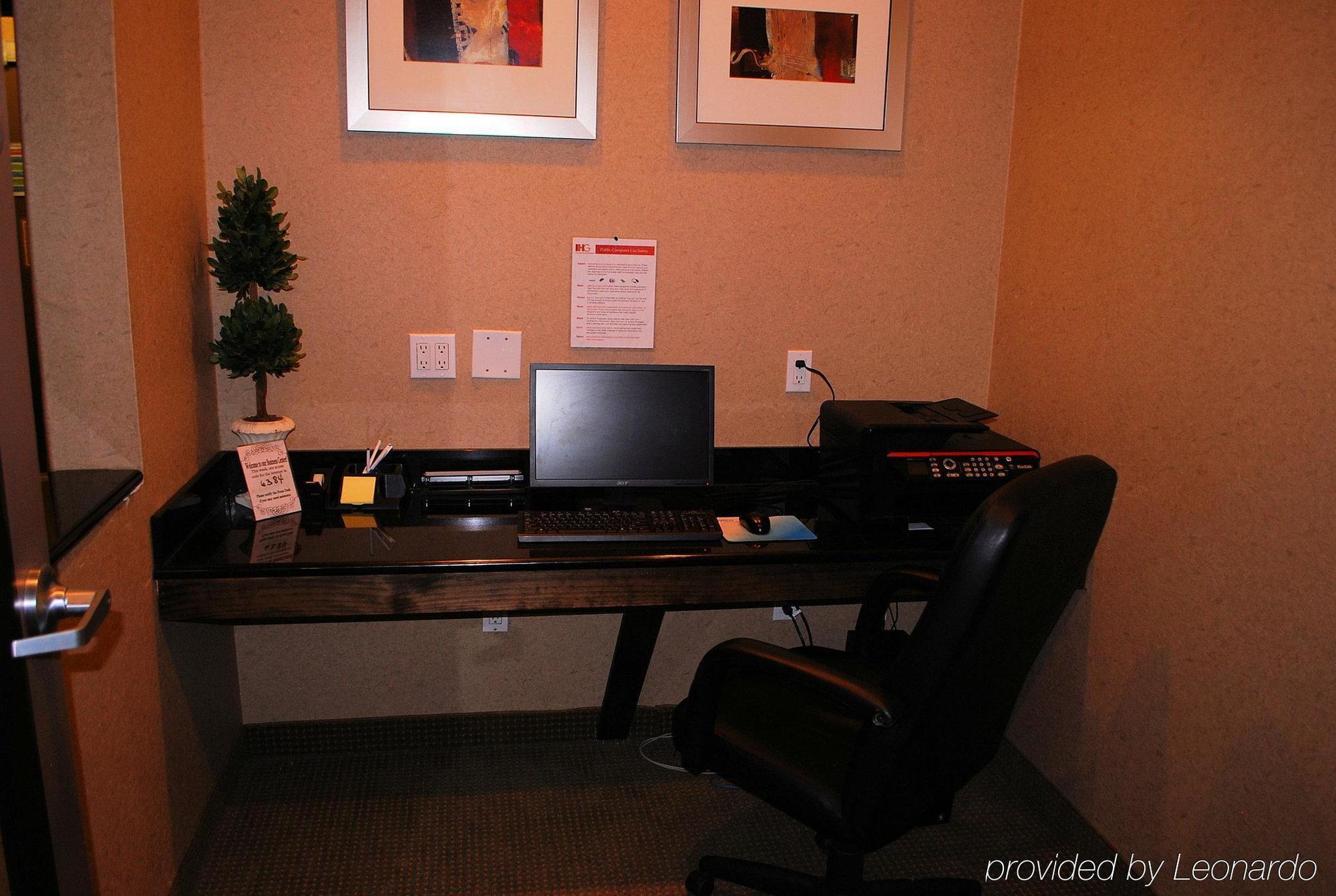 Holiday Inn Express Hotel Kansas City - Bonner Springs By Ihg Exterior foto