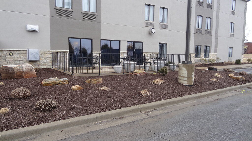 Holiday Inn Express Hotel Kansas City - Bonner Springs By Ihg Exterior foto